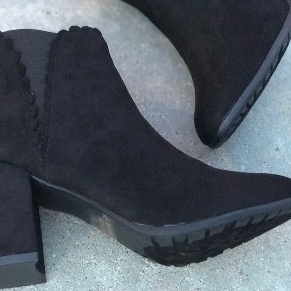 Last 2! Black Faux Suede Scalloped Heeled bootie - Picture 2 of 6